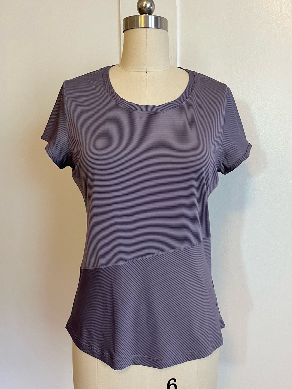 Mountain Hardwear Purple Athletic Top